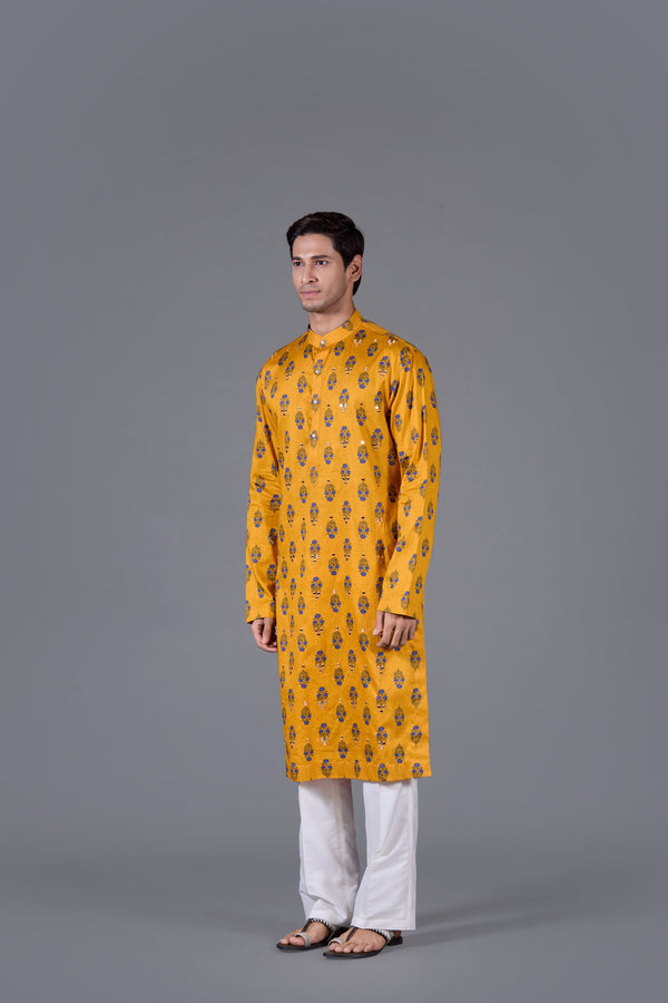 Sunehri Afsana Kurta