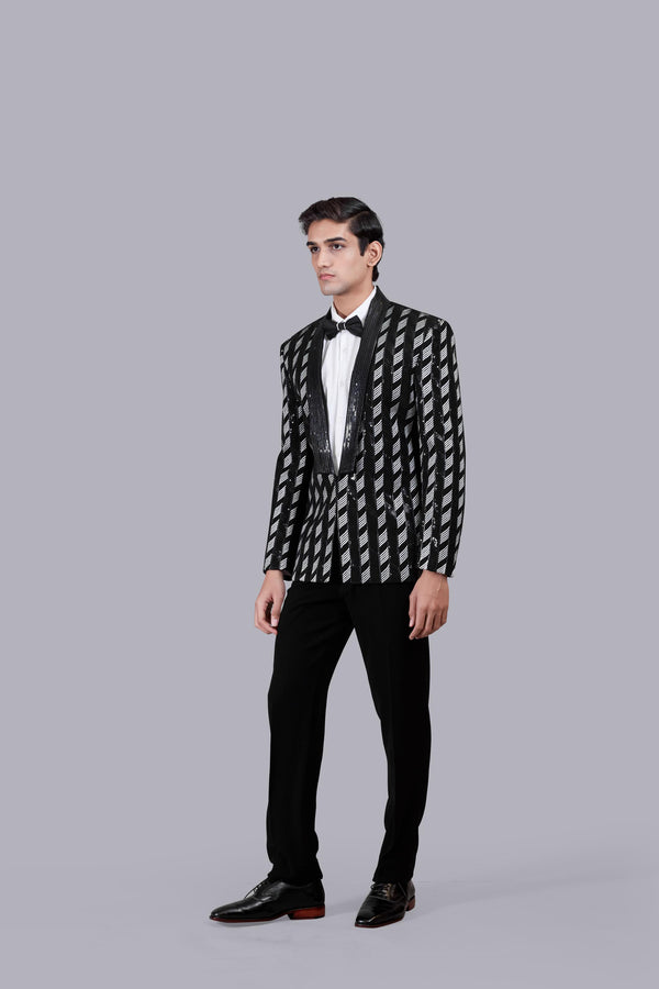 BLACK BOOMARIYO THREAD WORK SUIT