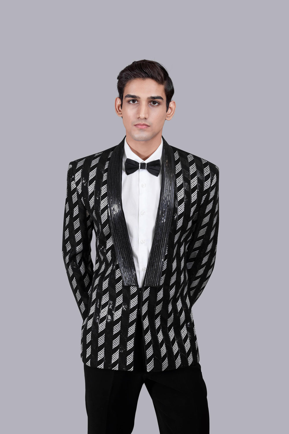 BLACK BOOMARIYO THREAD WORK SUIT