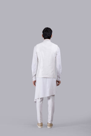 OFF WHITE MATKA SILK THREAD WORK BUNDI SET