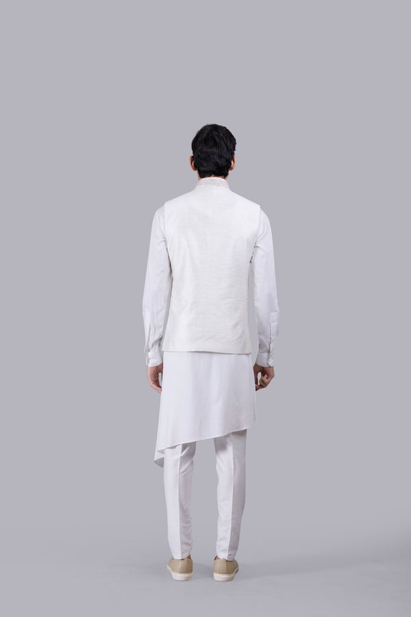 OFF WHITE MATKA SILK THREAD WORK BUNDI SET