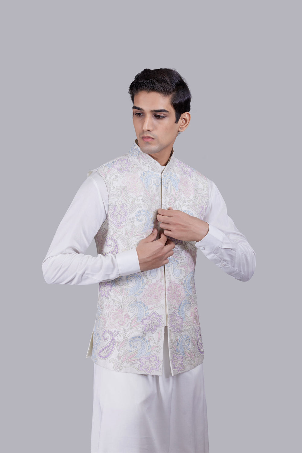 OFF WHITE MATKA SILK THREAD WORK BUNDI SET