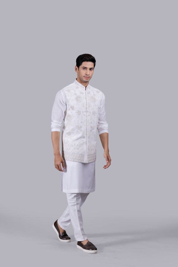 WHITE RAYON SILK THREAD WORK BUNDI SET