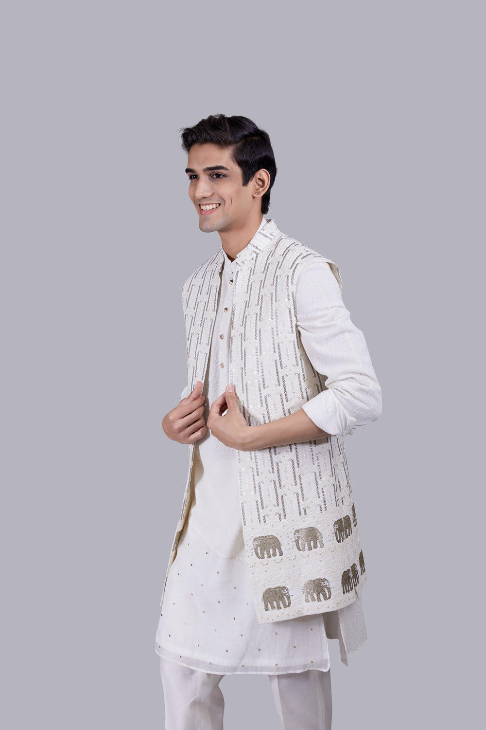 OFF WHITE GEORGETTE THREAD WORK BUNDI SET