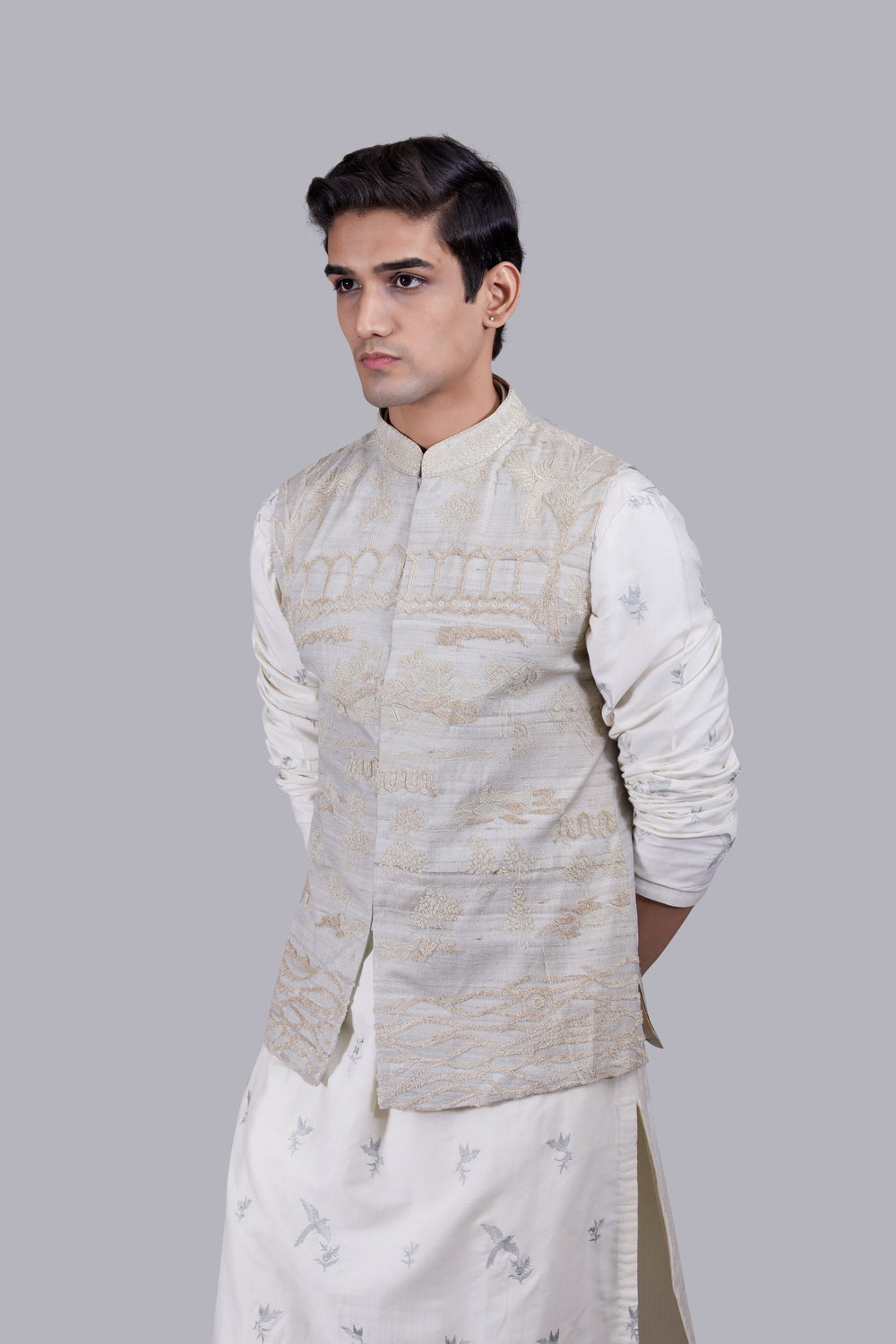OFF WHITE CHANDERI SILK THREAD WORK BUNDI SET