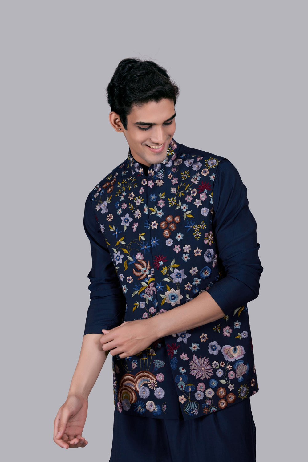 NAVY BLUE SILK EMBROIDERY WORK BUNDI SET